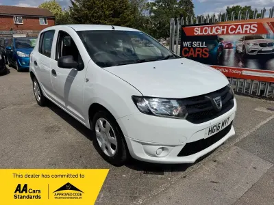 Used Dacia Sandero Ambiance 75 HP (55 kW) 2016 White Hatchback