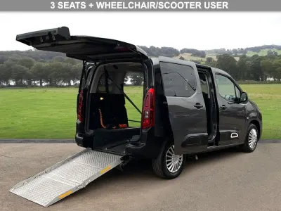 Used Citroën Berlingo Feel 100 HP (73 kW) 2020 Grey MPV