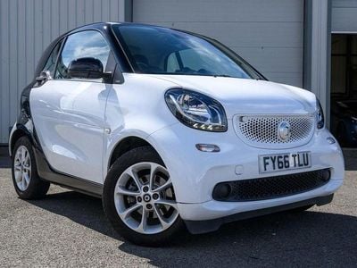 Used Smart ForTwo Coupé Passion 71 HP (52 kW) 2016 White Coupe