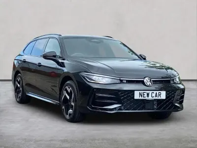 New VW Passat R-line 147 HP (108 kW) 2025 Other Estate