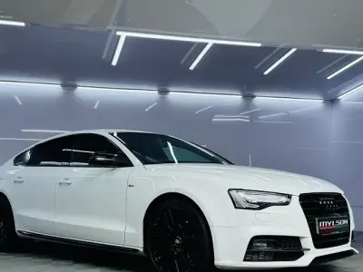 Begagnad Audi A5 Sportback Black Edition 190 HK (139 kW) 2015 Halvkombi