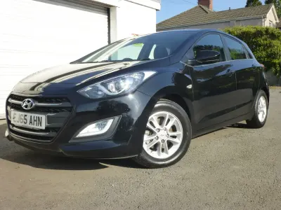 Begagnad Hyundai i30 SE 110 HK (80 kW) 2015 Svart Halvkombi