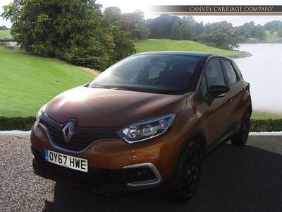 Used Renault Captur Dynamique 90 HP (66 kW) 2017 Orange/black SUV