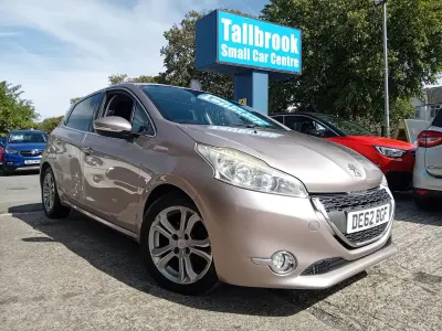 Used Peugeot 208 Allure 95 HP (69 kW) 2012 Pink Hatchback