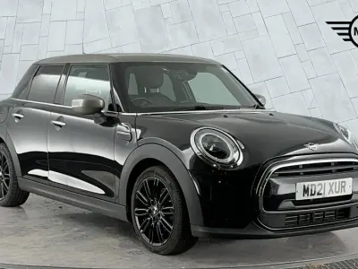 Usado Mini Cooper Exclusive 134 HP (98 kW) 2021 Preto Citadino