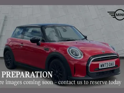 Used Mini Cooper Classic 134 HP (98 kW) 2023 Red Hatchback