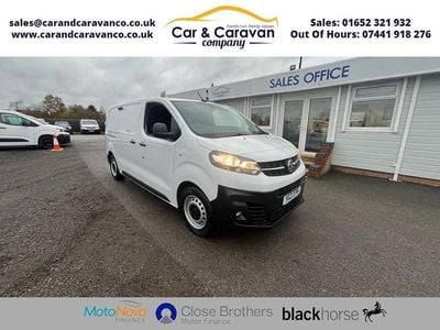 White Used 2022 Vauxhall Vivaro S MPV | £9,250 (Good price)