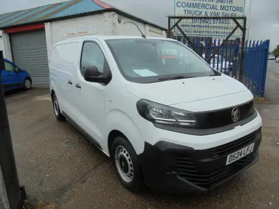 Used Vauxhall Vivaro 120 HP (88 kW) 2024 White MPV
