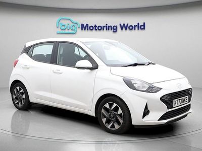 Used Hyundai i10 Advanced 67 HP (49 kW) 2024 White Hatchback
