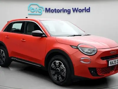 New Fiat 600 La Prima 101 HP (74 kW) 2025 Orange SUV