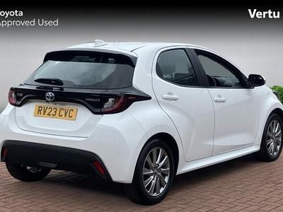 Used Toyota Yaris Hybrid 116 HP (85 kW) 2023 White Hatchback