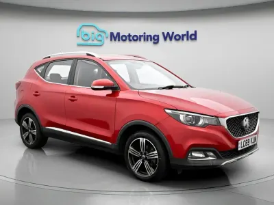 Używany MG ZS Exclusive 106 KM (77 kW) 2019 Czerwony SUV