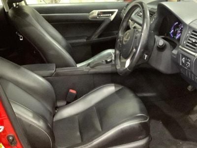 Lexus CT200h