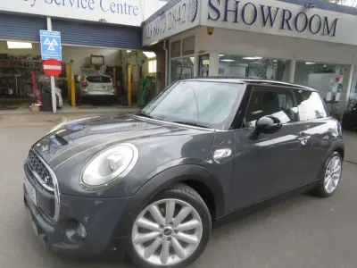 Usado Mini Cooper S Hatch 2017 Cinzento Citadino