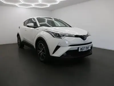 Used Toyota C-HR 122 HP (89 kW) 2017 White SUV