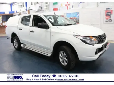 Used Mitsubishi L200 Top 150 HP (110 kW) 2017 White Pickup