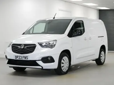 Used Vauxhall Combo Edition 100 HP (73 kW) 2023 White MPV