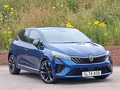 Used Renault Clio Techno 90 HP (66 kW) 2024 Blue Hatchback