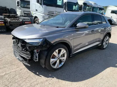 Second-hand Audi Q4 e-tron S-Line 150 kW (204 CP) 2022 Gri SUV