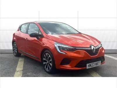 Used Renault Clio Evolution 143 HP (105 kW) 2023 Orange Hatchback