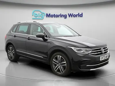 Second-hand VW Tiguan Elegance 245 CP (180 kW) 2022 Negru SUV