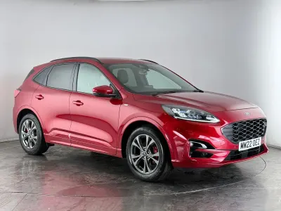 Käytetty Ford Kuga ST-Line 150 HP (110 kW) 2022 Punainen Katumaasturi