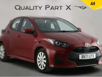 Used Toyota Yaris Hybrid 116 HP (85 kW) 2021 Red Hatchback