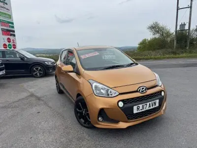 Usado Hyundai i10 Premium SE 87 HP (63 kW) 2017 Laranja Citadino