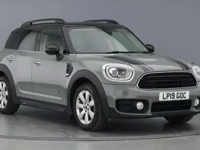 Używany Mini Cooper D Countryman 150 KM (110 kW) 2019 Szary SUV