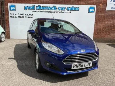Second-hand Ford Fiesta Zetec 82 CP (60 kW) 2015 Albastru Hatchback