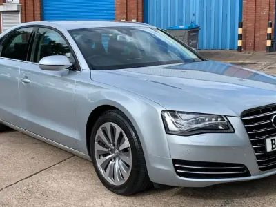Used Audi A8 Advanced 245 HP (180 kW) 2013 Silver Sedan