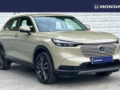 Used Honda HR-V Elegance 131 HP (96 kW) 2023 Sand khaki SUV