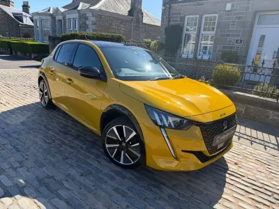 Used Peugeot e-208 GT-line 100 kW (136 HP) 2020 Yellow Hatchback