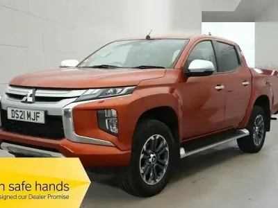 Used Mitsubishi L200 Warrior 150 HP (110 kW) 2021 Orange Pickup