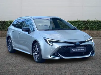 Used Toyota Corolla Design 140 HP (102 kW) 2025 Silver Estate