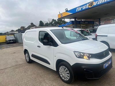 White Used 2022 Peugeot Partner MPV | £10,500 (Fair price)