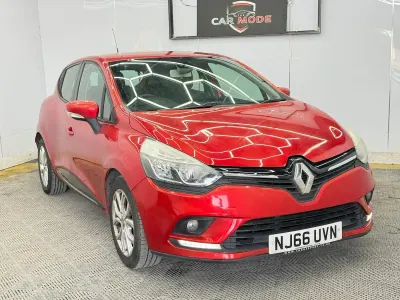 Used Renault Clio Dynamique 90 HP (66 kW) 2017 Red Hatchback