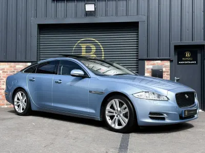 Usado Jaguar XJ Premium Luxury 2010 Azul Sedan