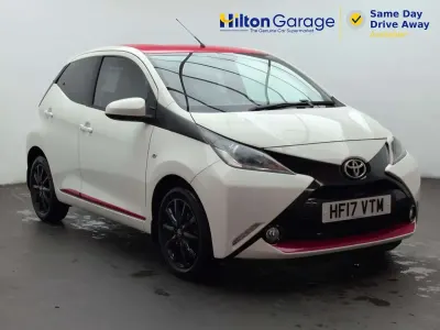 Used Toyota Aygo x-press 69 HP (50 kW) 2017 White Hatchback
