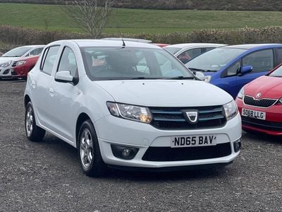 Used Dacia Sandero Lauréate 2015 White Hatchback