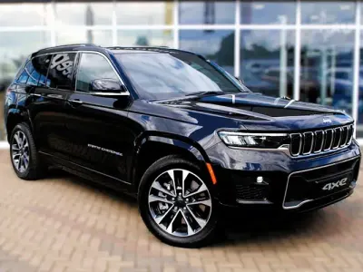 Begagnad Jeep Grand Cherokee Overland 381 HK (280 kW) 2023 Svart SUV