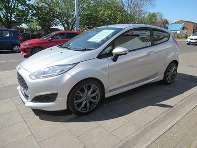 Usado Ford Fiesta ST-Line 2016 Prateado Citadino