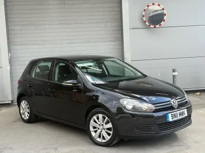 Begagnad VW Golf VI Match 2011 Svart Halvkombi