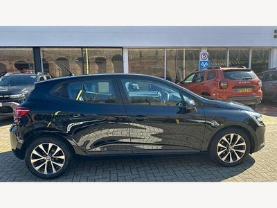 Used Renault Clio V Iconic 90 HP (66 kW) 2022 Metallic  diamond black  Hatchback