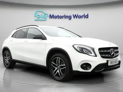 Used Mercedes GLA180 Urban 122 HP (89 kW) 2019 White SUV