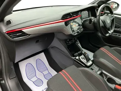 Begagnad Vauxhall Corsa-e SRi 98 kW (134 HK) 2021 Svart Halvkombi