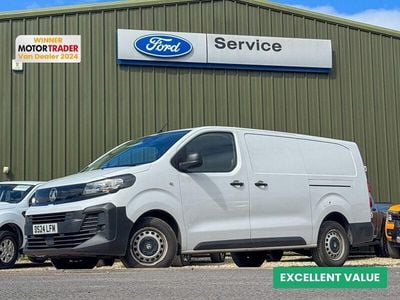 Used Vauxhall Vivaro 150 HP (110 kW) 2024 White MPV