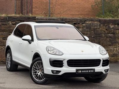 Used Porsche Cayenne 262 HP (192 kW) 2015 White SUV