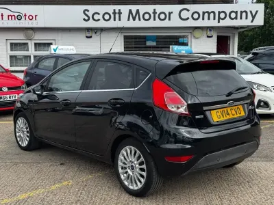 Used Ford Fiesta Titanium 100 HP (73 kW) 2014 Black Hatchback