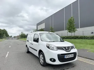 Used Nissan NV250 Tekna 95 HP (69 kW) 2019 White Van